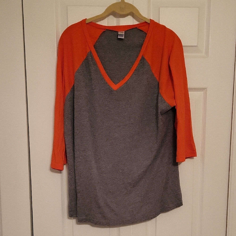 Kavio Gray and Orange Women's V-Neck Shirt